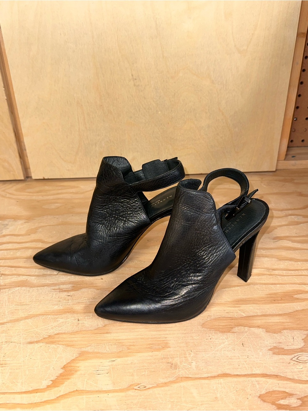 Kenneth Cole Black Leather Pointed Slingback Heels